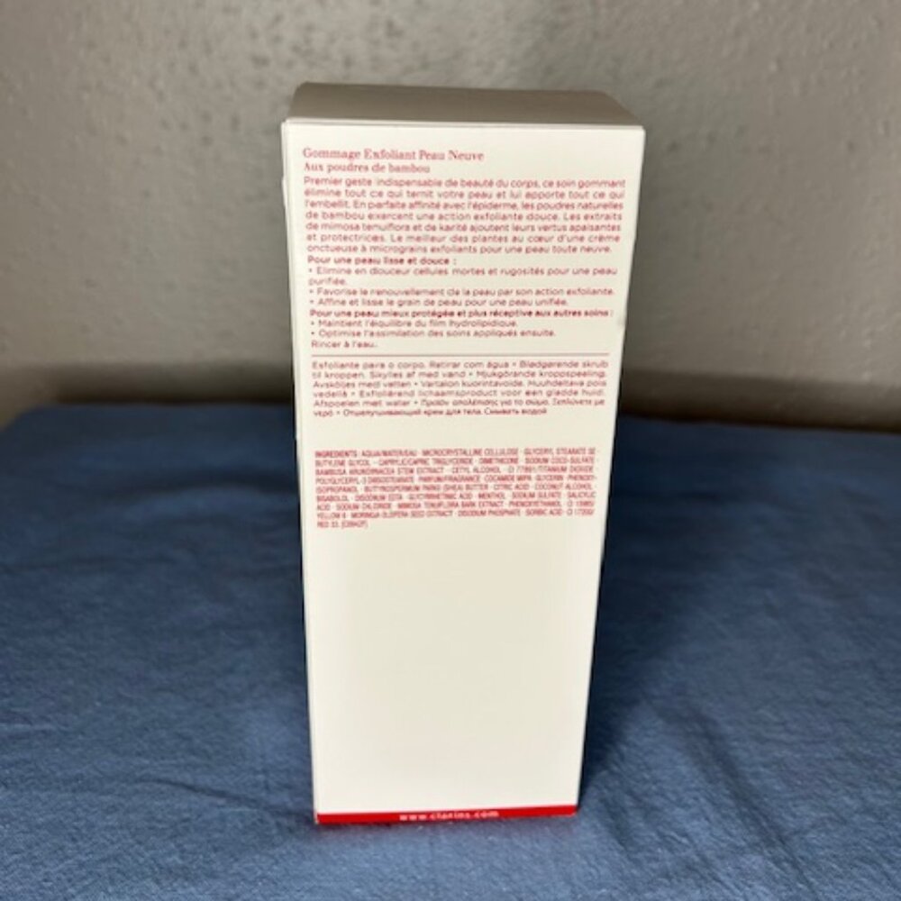 Clarins Exfoliating Body Scrub For Smooth Skin - Picture 4 of 6